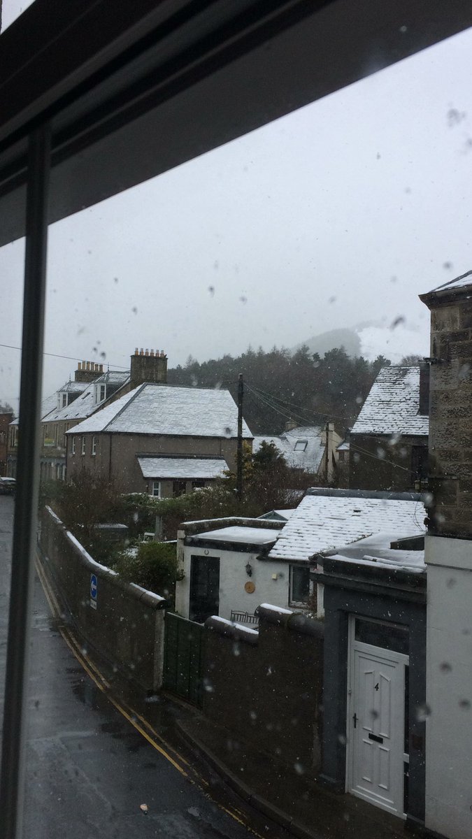 AdamDunmoreGolf's tweet photo. First trip to @PGAEuroProTour at @MacCardrona. Unfortunately weather wasn’t so good. ❄️ ⛄️. Event cancelled and re-arranged. Try again another day🤦‍♂️😫 https://t.co/jMtBmGFfkN