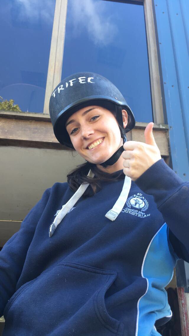 100 retweets and <a href="/amyeparsons16/">Amy Elicia Parsons</a> will wear jodhpurs to sports awards #SUSportAwards2019
