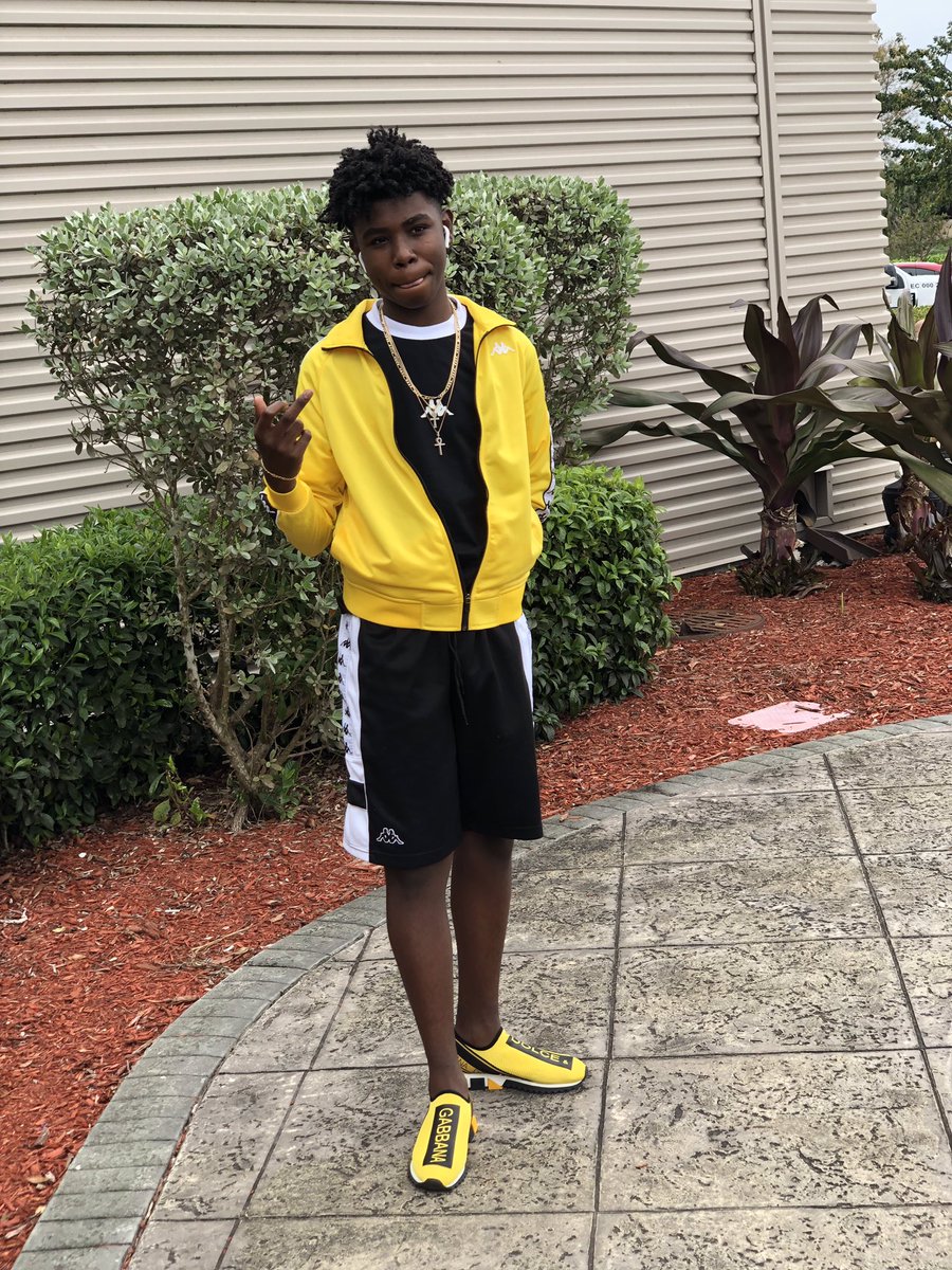 keywebley's tweet image. #gradbash2k19 🤩🤧💛