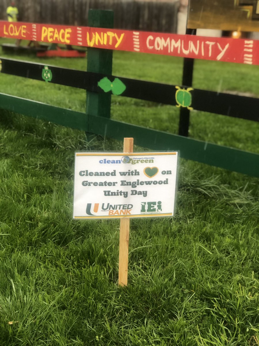 mrs_englewood's tweet photo. I only have 1 word for the people of Englewood - RESILIENCE!! S/O to all the resilient residents &amp; organizations who cleaned in the midst of rain, sleet &amp; snow! Our spirit &amp; dedication to our neighborhood and traditions is unwavering! So proud of my community! #EnglewoodUnityDay https://t.co/6i0ol3x3A2