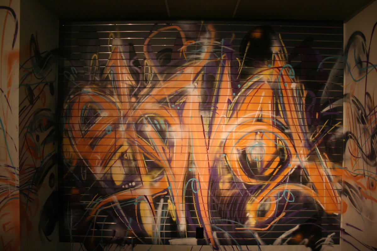 MinusIndustries's tweet photo. During the winter months the abandoned #Sears in @kingswaymall was turned into a playground for #Yeg's #RustMagic artists. This spot is amazing with one of a kind artworks at every turn. #Edmonton #YegArt #YegArts #YegSA https://t.co/wUvnzW7wcs