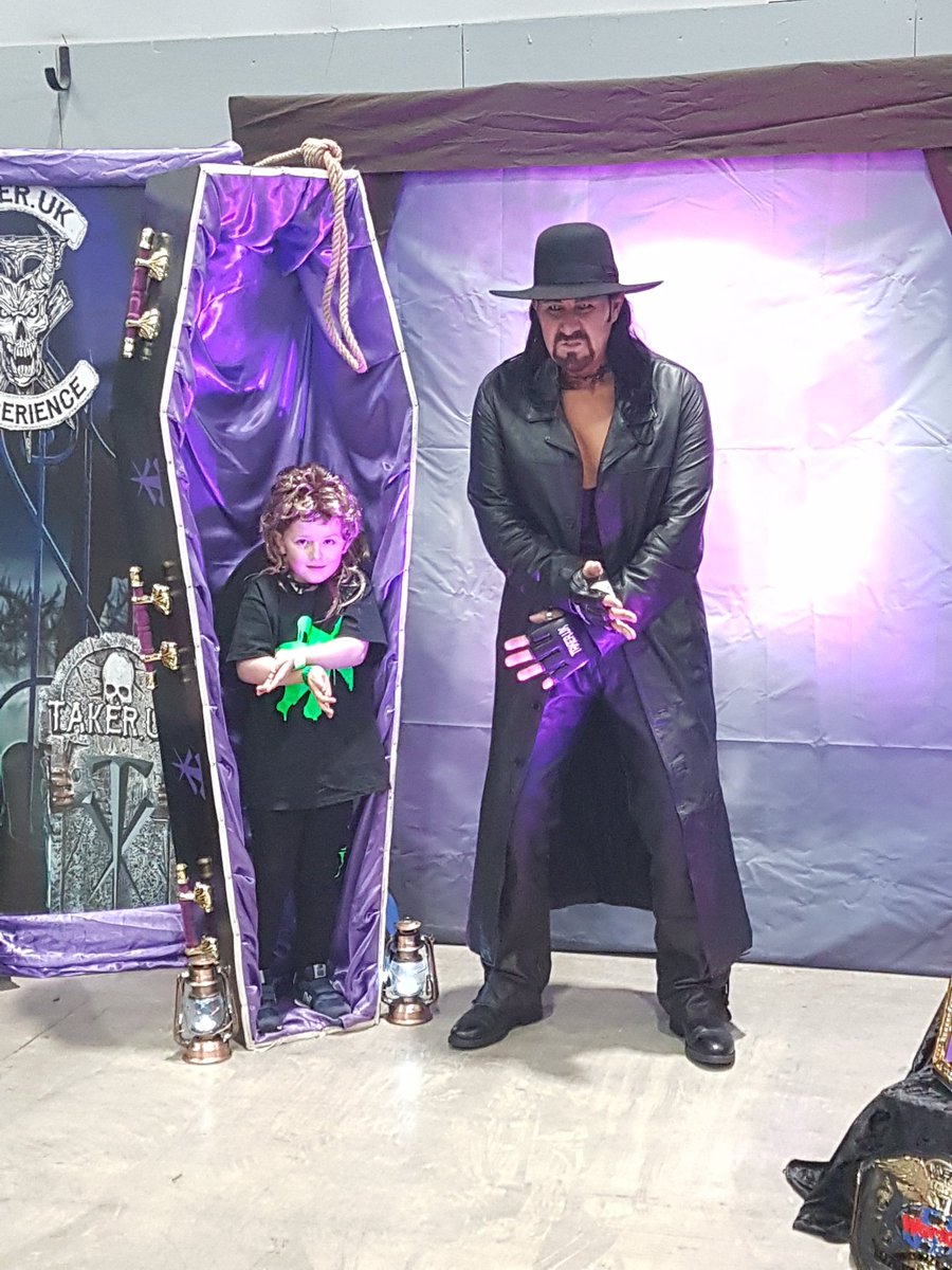 juliea160's tweet photo. @UkTaker Had an amazing time meeting you and all the other cosplay guys, all of you were so friendly and kind to my little boy, A big thank you! #TakerUK #FTLOW https://t.co/97aUdrIBp3