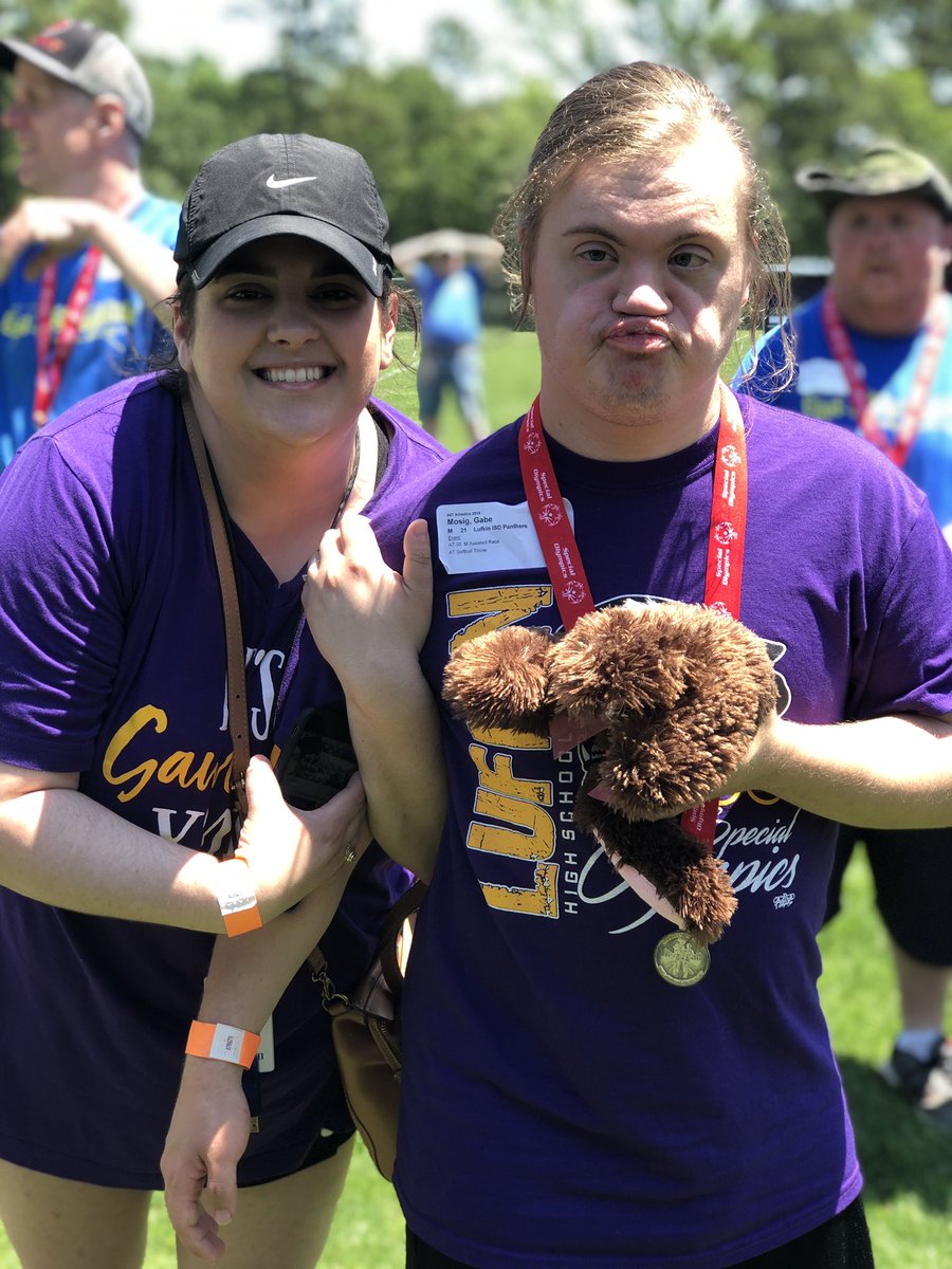abcdbickley's tweet photo. These athletes are representing LHS so well and bringing home the bling! 🥇🥇🥇Way to go Panthers! 🥇🥇🥇 Special Olympics Area Meet 2019! #SOTexas #LufkinISD https://t.co/qrhqmENwzr