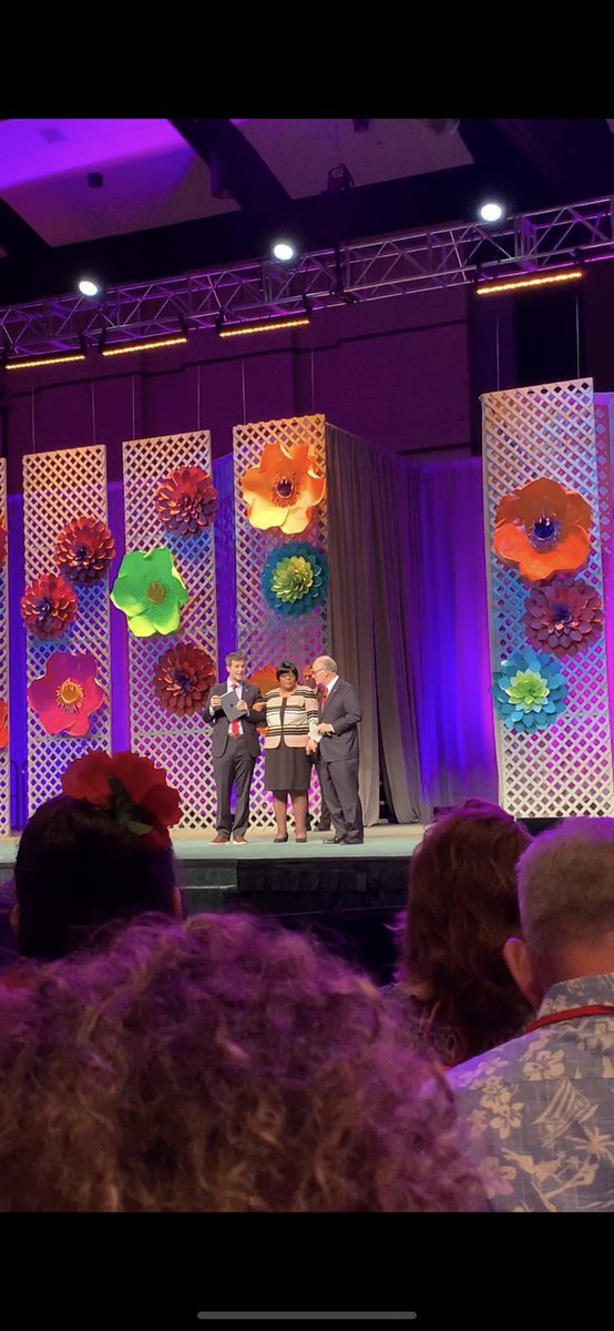 Dory_Rocks's tweet image. Congratulations to Evelyn for getting her 25 year award!!!! 😍🙌🏼 @AwardsWeekend #AwardsWeekend