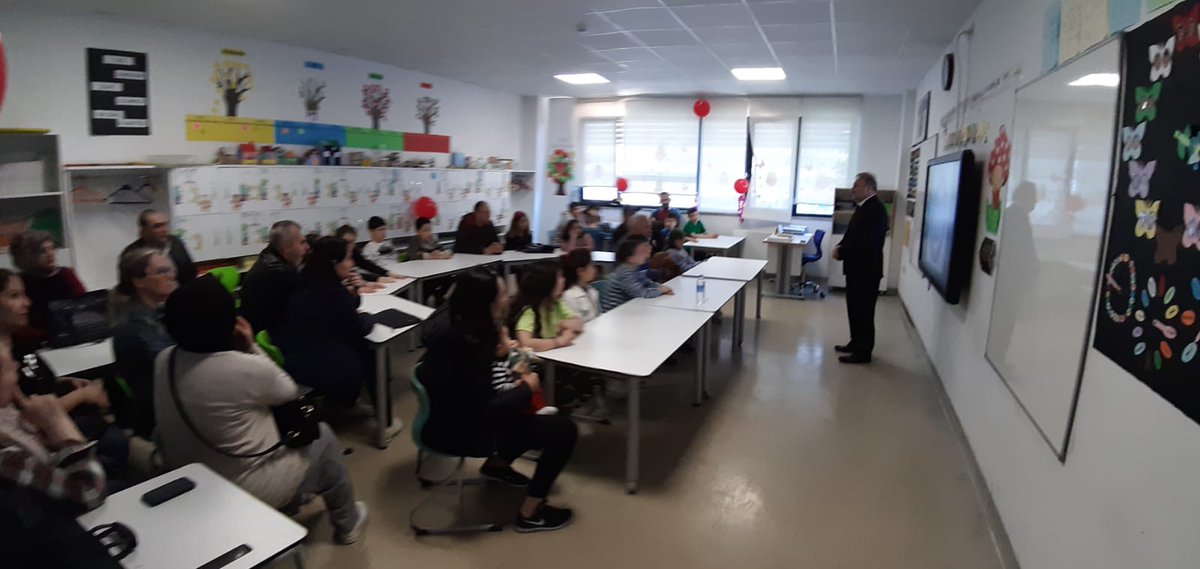 UgurCekmekoy's tweet photo. Gelecek dönem aramıza katılacak sevgili öğrencilerimiz ve değerli velilerimizin katılımıyla robotik-kodlama, beden eğitimi ve pratik matematik atölye çalışmalarımızı gerçekleştirdik 📚🔢 🏀 #ugurokullarinisantepe #ugurluolmak #ugurokulları #stem #robotikkodlama #uready #utiger https://t.co/MS2Vn57yQK
