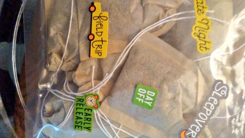 AmeriCannaBlunt's tweet image. Organic dried blueberries infuced richly with hemp CBD . A healthy snack the whole family loves from #TERPS.  #AskMe #AskwLo #HempFood has #ZeroTHC .
Join our purchase power.  Support our mission to share  everything freely.  Paypal CANNADOOR your address for #HempShare #Food