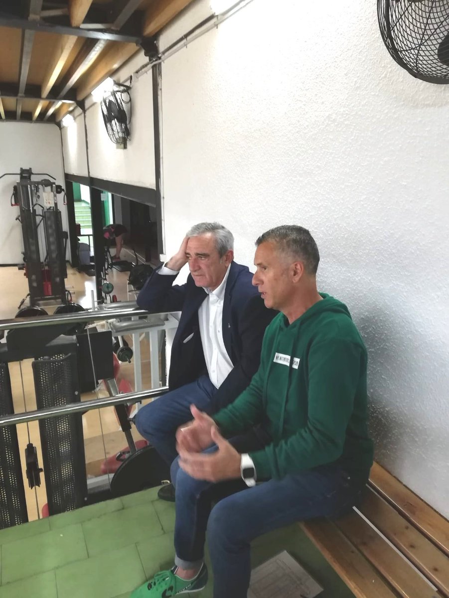 Alfve's tweet photo. Presenciant les finals del Campionat Absolut de Catalunya d’#Esquaix a les instal·lacions de #Squash4. Un honor per a la ciutat acollir un torneig amb la participació de jugadors i jugadores que es troben entre els 100 primers del rànquing mundial! #Terrassa https://t.co/Ss5f0ksmlw
