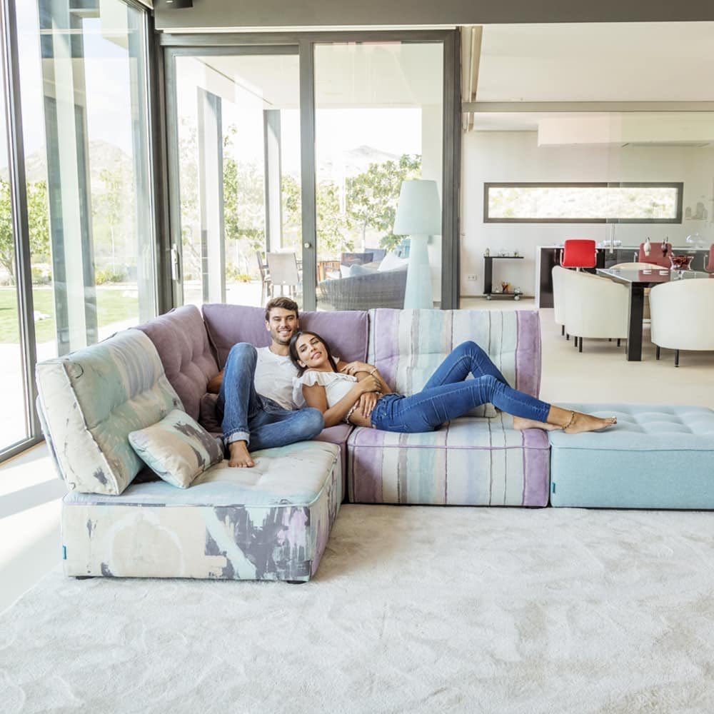 FarraDesign's tweet image. ⁦⁦@FamaSofas⁩ - Arianne Love, designed by #felixlopezgil
#famasofas #sofa #sofas #design #upholstery #deco #decor #decorate #decoration #homedeco #homedecor #designhome #sofamodular #instahome #fabrics #inspiration #livingroom #furniture  #happiness #color #colour