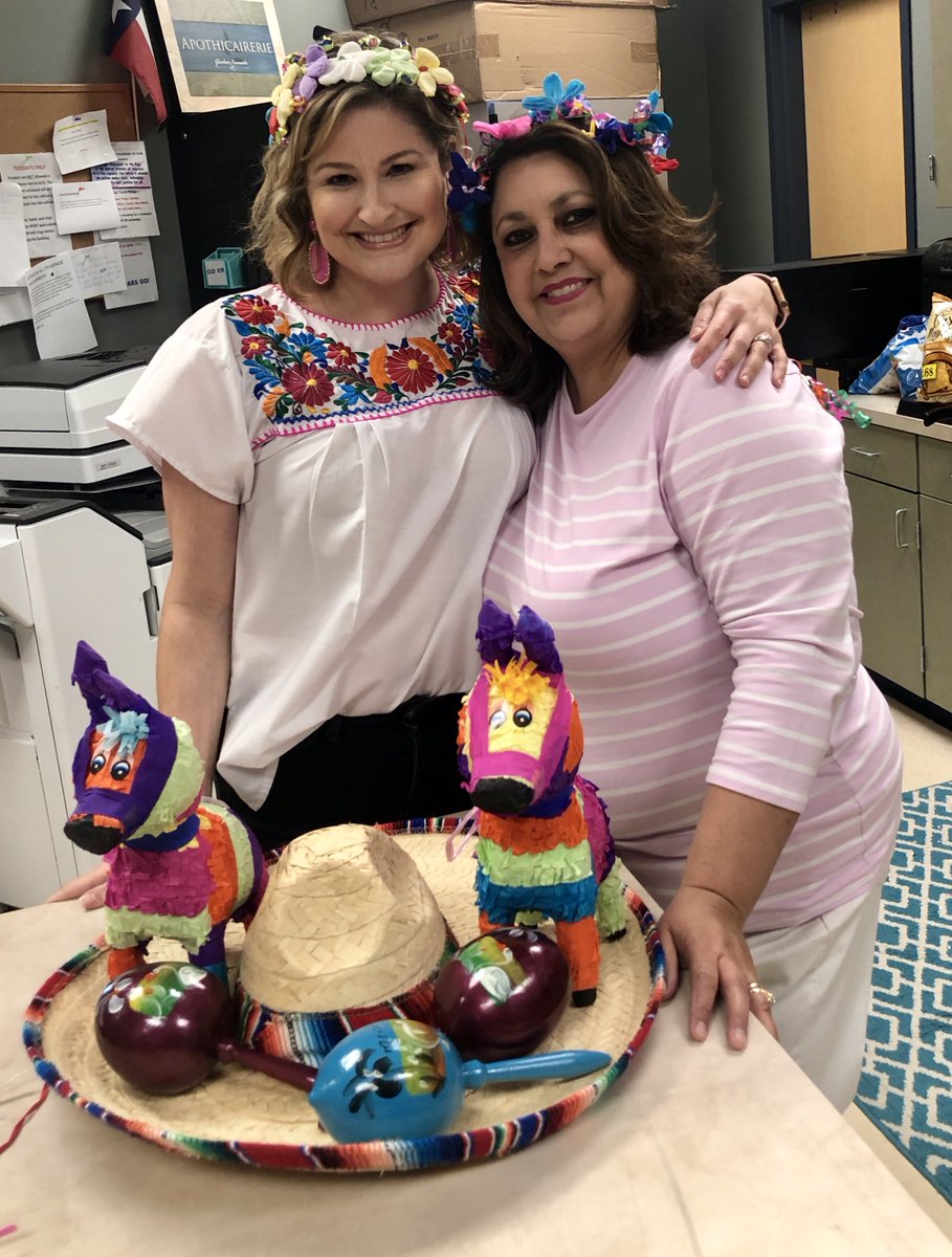 danamdever's tweet photo. @LaVerniaISD Fiesta Fun 2019!!! @LVJHS1 https://t.co/U2sQiuZcIL