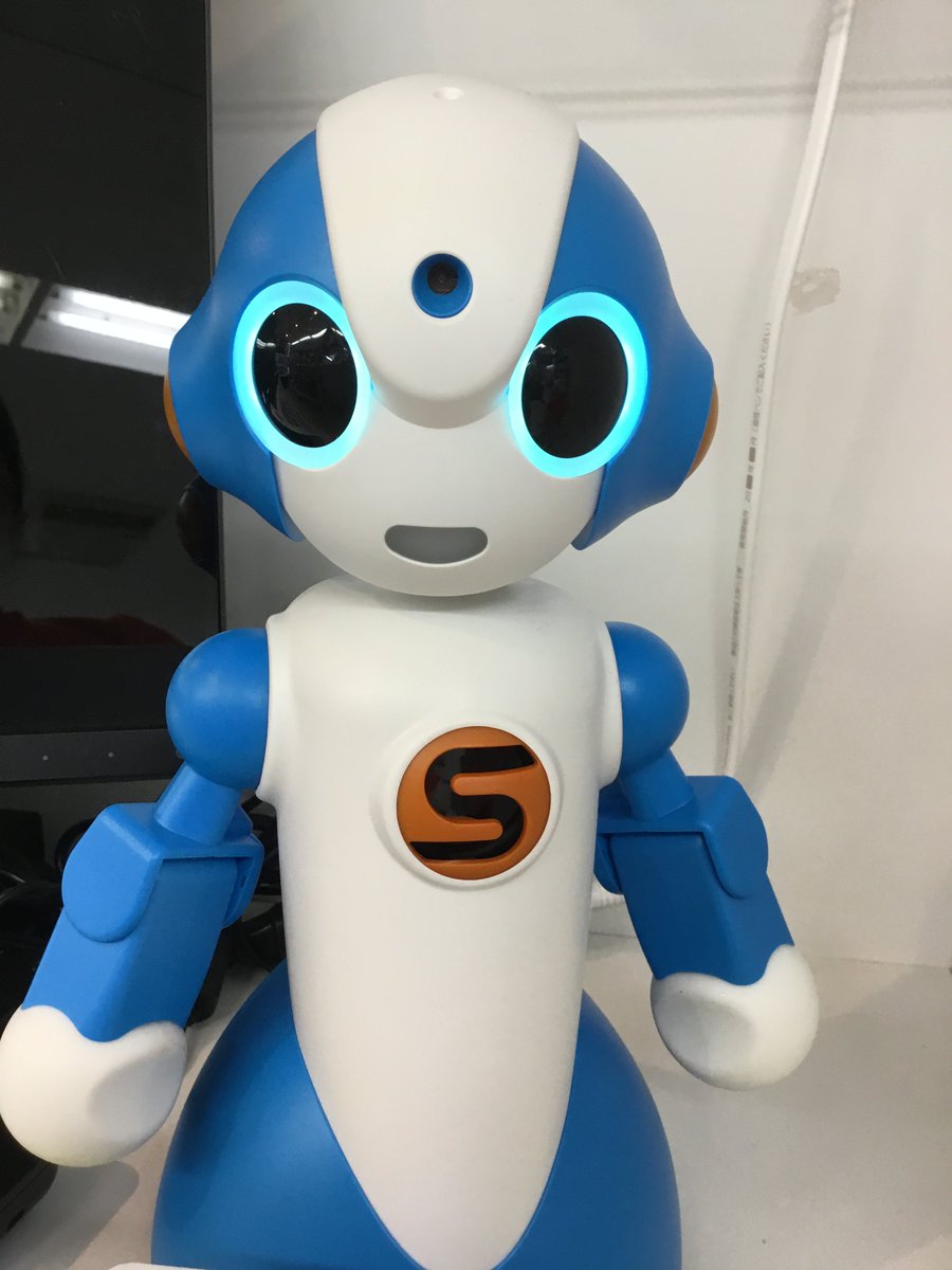 ロボットショップ على تويتر 今日のおすすめは マイクが3つにパワーアップ Sota ソータ インテリジェントマイク搭載 T Co 3rc4exjaly テーブルトップサイズの コミュニケーションロボット です カメラやマイクスピーカネットワーク機能などを
