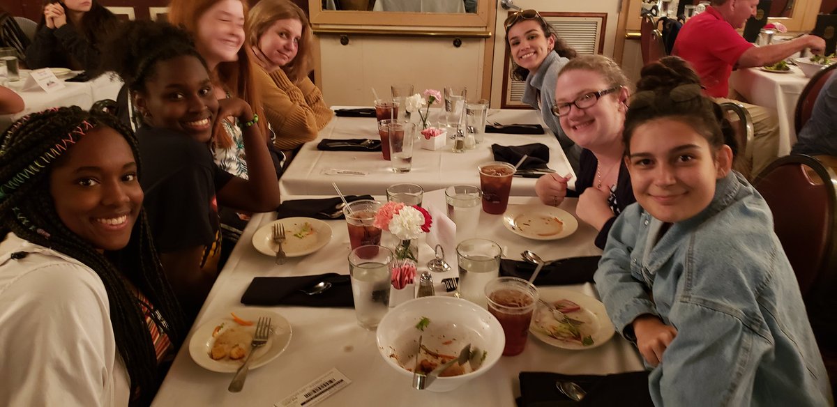 jamiehillen's tweet photo. Mississippi river cruise. Dinner is served! https://t.co/7HMdrxQkHM