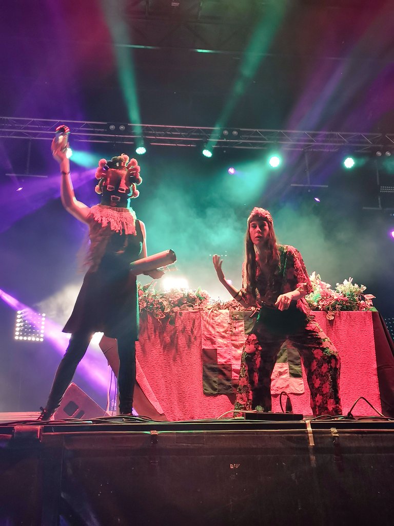 LAS HIJAS DE LA CUMBIA tancant la segona nit d'<a href="/Embarracat/">Embarraca't Figueres</a>🔥