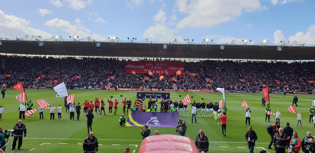 cycle2000europe's tweet photo. 👏👏👌🔴⚪ #saintsfc https://t.co/7irHfNkik0