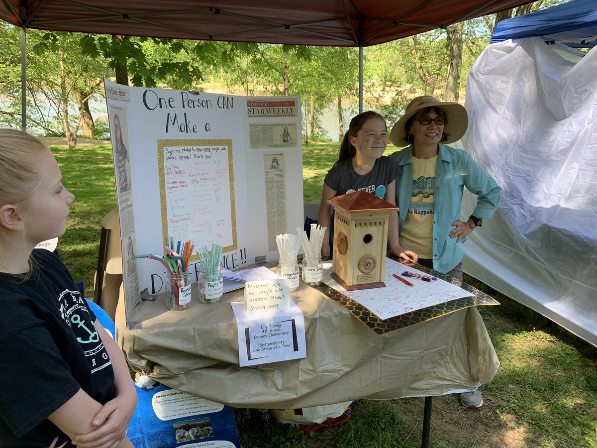 LilyTipling's tweet image. Great day at the Earth Day Festival! I receive an award for the best Earth Day idea. It’s a beautiful bird house! Thank you to my friends Scarlett and Charlize for helping spread the word about straws. @conwayelemsch @SCPSchools #EarthDay #NOStrawsInSCPS #Conwayleaders