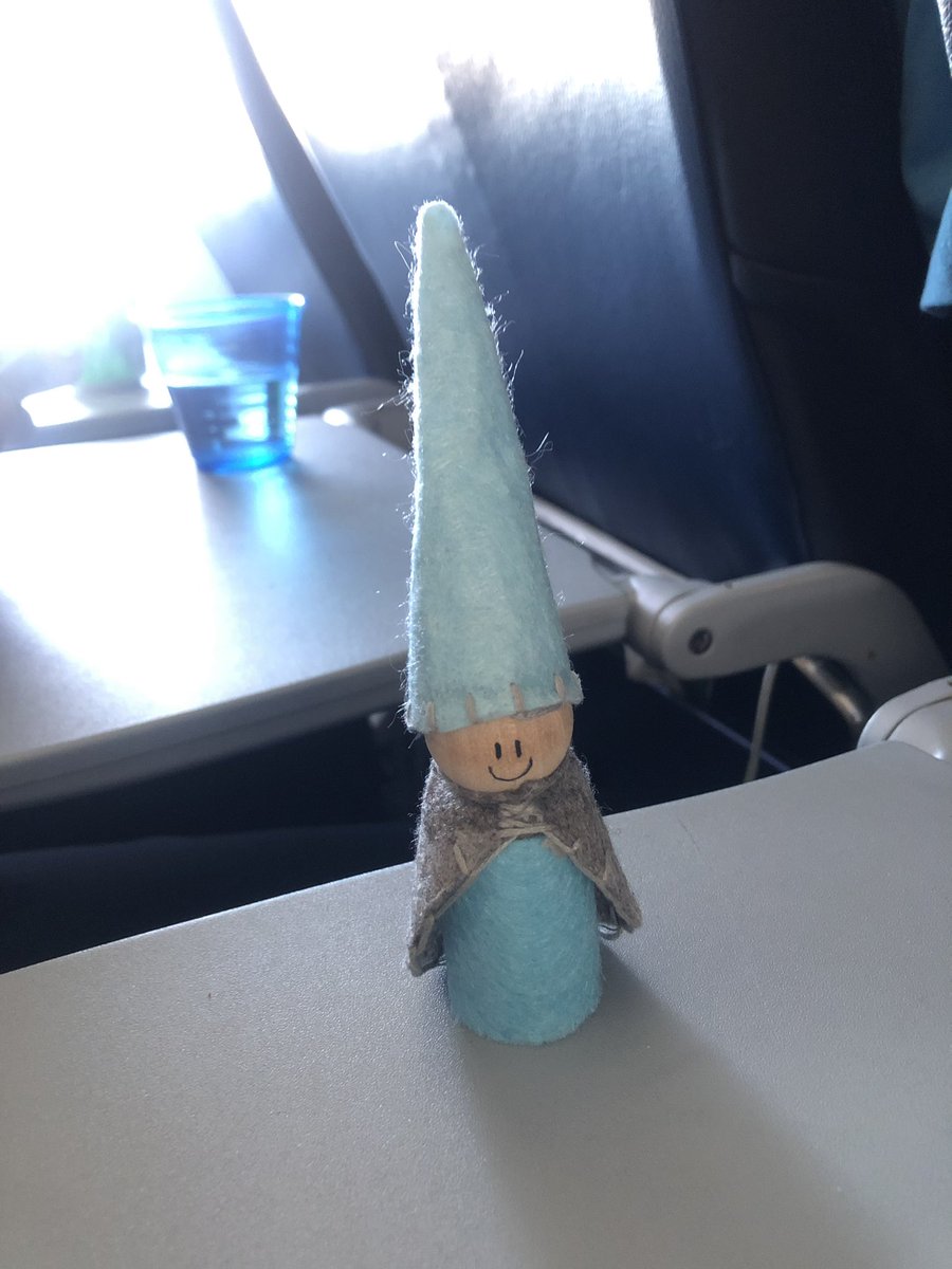 KleineMogs's tweet photo. Heute bin Ich am Flug. Wir gehen nach Florida! Orlando ist sehr warm und heiß heute! 🛩 https://t.co/I53iQlkj9c