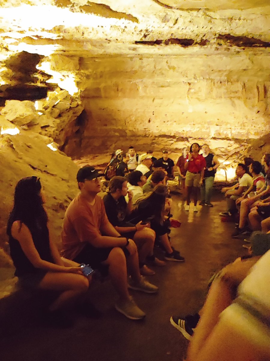 ghsmob's tweet photo. Spring Trip crew having a great time at natural bridge caverns! #ghsmob #springtrip2019 @BobBeshears1 @MightyOwlDS https://t.co/0vJHbuq5tw