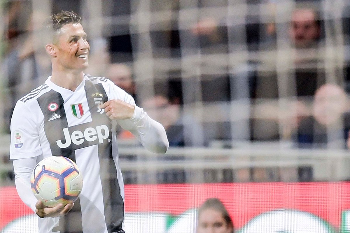 denidoubtsju's tweet photo. EVVIVA IL REEEEEEE, EVVIVA IL RE 👑 https://t.co/p2x4PWzinl