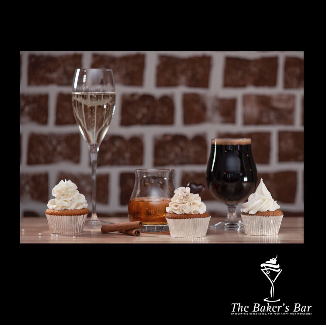 TheBakersBarCa's tweet photo. The Baker’s Bar Happy Hour Cupcakes🥂🧁🥃🧁🍻🧁 Bubbles & Pearls, Cinnamon Whisky, Coconut Porter #TheBakersBarCa #HappyHourCupcakes #CanadianBaking #winecupcakes #whiskycupcakes #beercupcakes #TorontoMade #OntarioMade #MadeIntheSix #TorontoBaking #LocalToronto #LocalBusiness https://t.co/vXs3IjAJCo