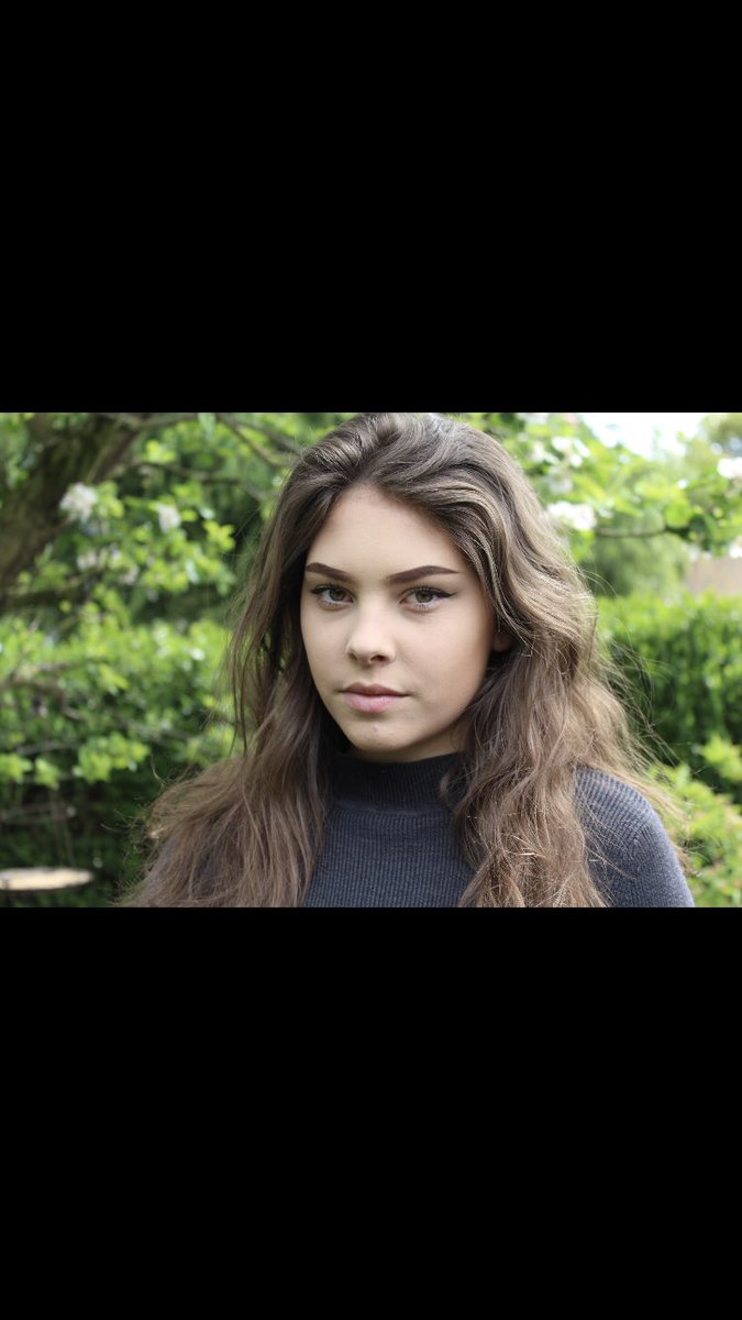 SarahFowles4's tweet photo. A few of my new headshots! ✨ https://t.co/HNMR87kL4y