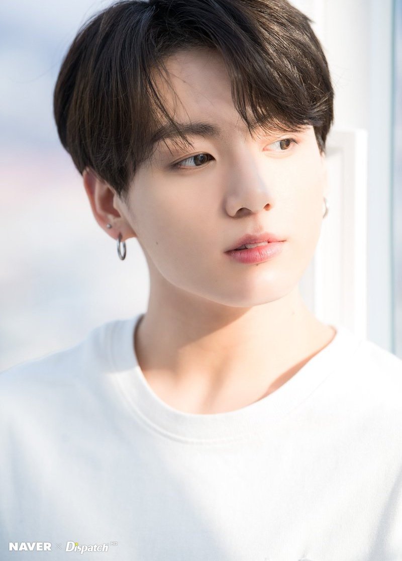 Taylor Swift as Jeon Jungkook