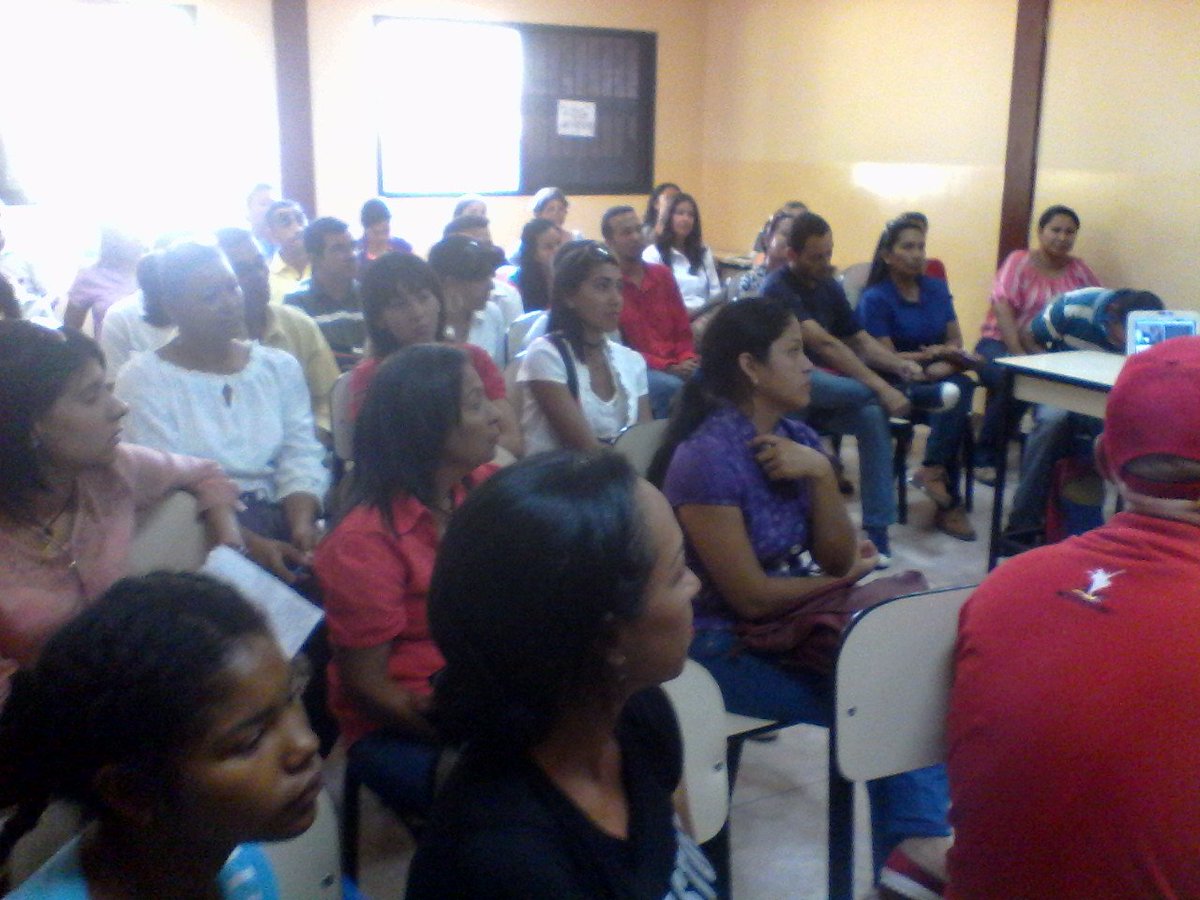 cumanadigital's tweet photo. #Sab27 #FlisolCumana José Daniel Gutiérrez nos pregunta ¿Por qué todos deberíamos aprender a programar? . Interesante ponencia. #FLISOL2019 #UNEFA @GCNucleoSucre @fundacitesucre @unefa_ve @cumanadigital https://t.co/7bhHU7gfpM