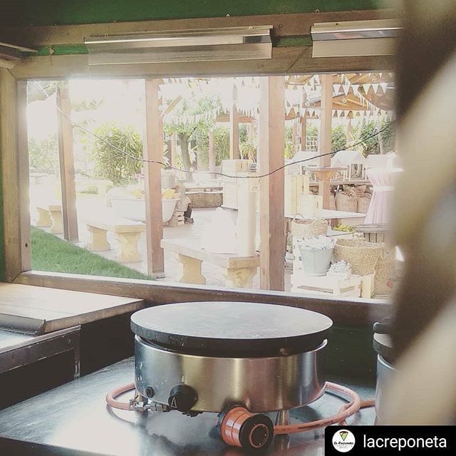 #Repost <a href="/lacreponeta/">Creponeta Foodtruck</a>
• • • • •
Reactivando las máquinas, hoy empezamos la temporada 2019 en Granada con nuestros #foodtruck
Gracias a #Mayerling para confiar otra veces en nuestros servicios para esta #comuniones2019 
Esta temporada será, espero llena de cambios , primer…