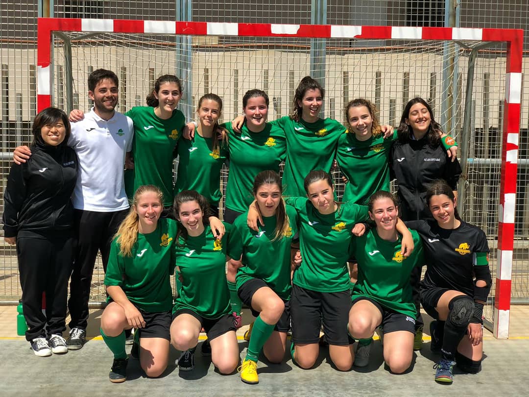 MamutsLesCorts's tweet photo. FUTSAL | ⚽ CAMPIONES!!! El Juvenil B femení es proclama campió de lliga a tres jornades pel final. Gran temporada de les mamuts que s'alcen amb el títol merescudament. Enhorabona noies!!! 💚🐘
#OrgullMamut #orgullosa #campiones https://t.co/thmMe4kBE2