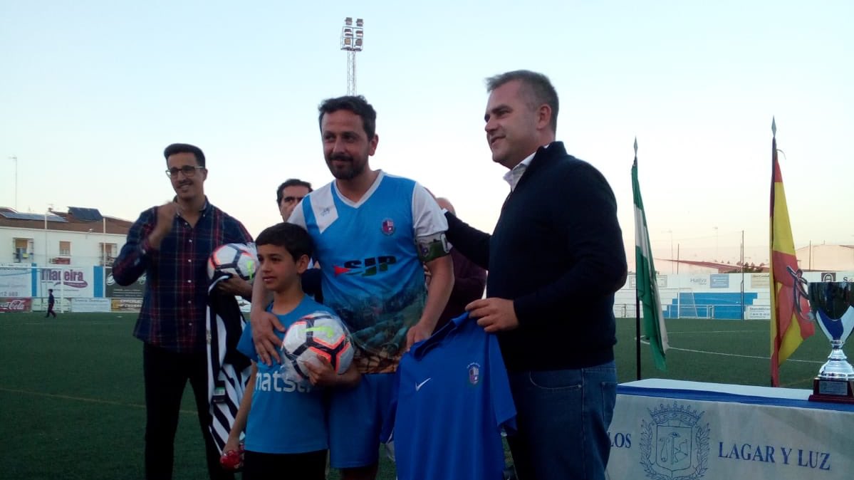 RFAFHuelva's tweet photo. A pesar de la derrota, enhorabuena al @cdsanjuanoficia por su subcampeonato copero. https://t.co/Je150TPFt6