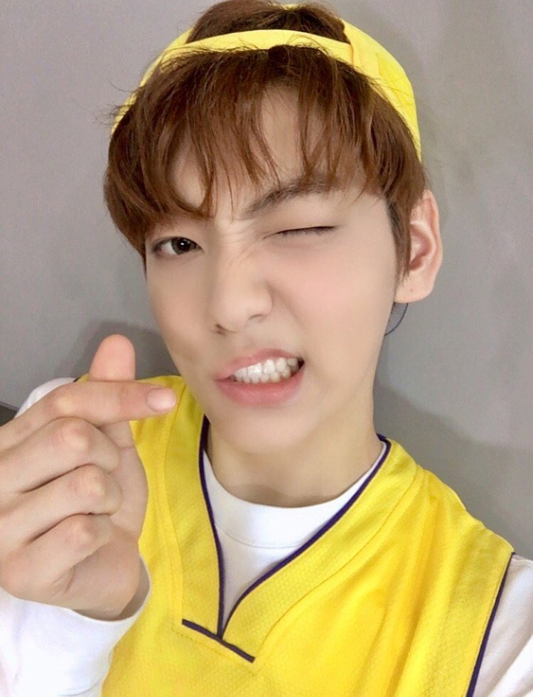 TXTUPDATES14's tweet photo. It's Soobin! Despite of exhausted &amp; busy time, fans still managed to come and watch us. And thanks to the fans who watched from distance too!
We will return everything by our presence and improve more. Please watch for us! Let’s see each other soon, I miss you https://t.co/oRuKvP9Fvr
