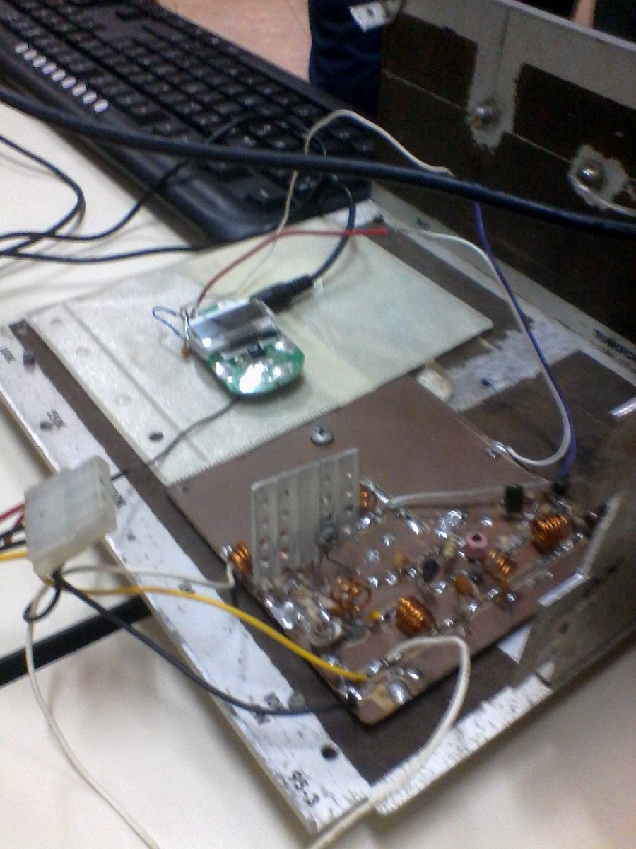 #Sab27 #FlisolCumana el Prof. Jesús Félix Rodríguez mostrando como hacer una Transmisión de TV por el canal MODSILVINO, Modulación FM. Usando OBS, Efectos Chromakey, Transiciones.    #FLISOL2019 #UNEFA <a href="/GCNucleoSucre/">UNEFA Núcleo Sucre</a> <a href="/fundacitesucre/">Fundacite Sucre</a> <a href="/unefa_ve/">UNEFA</a> <a href="/cumanadigital/">cumanadigital</a>