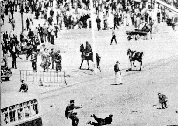 SolHafıza on Twitter: "29 Nisan 1960: Ankara ve İzmir'deki fakültelerde İstanbul'daki olaylar protesto edildi, Ankara ve İstanbul Üniversiteleri 1 ay tatil edildi. Ankara'da asker ve polisin Hukuk Fakültesi ve SBF'de öğrencilere müdahalesine