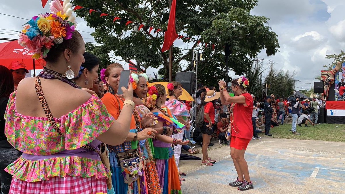 congosydiablos's tweet photo. Así estamos viviendo la 11va edición del Festival de Congos y Diablos 👹🔥.
¿Te interesa ver más acerca de este maravilloso evento? 
Anda a nuestra cuenta de instagram y ponte al día con todo lo que está sucediendo
https://t.co/iwiSZOK44O

#somospatrimonio #CongosyDiablos https://t.co/POLei7R2LM