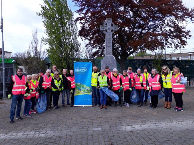 keithconnollyff's tweet photo. A great morning out with @Finglastidytown this morning for team Dublin clean up .

They do fantastic work in the area . #finglas #tidytowns #dcc @DubCityEnviro https://t.co/4U4ZnCL1B7