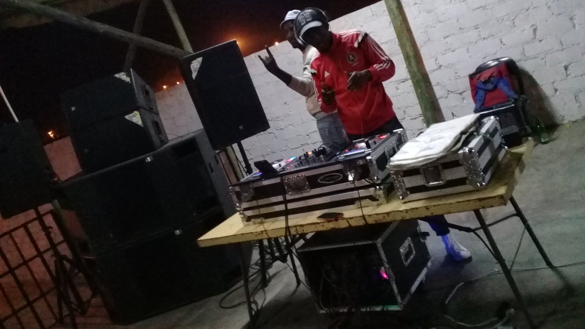 MBEMI_ENT's tweet photo. Vus shaun lodge Saturday chillas with Djsmane the superstar #whynot #mbemi https://t.co/QjbnwtFqUP