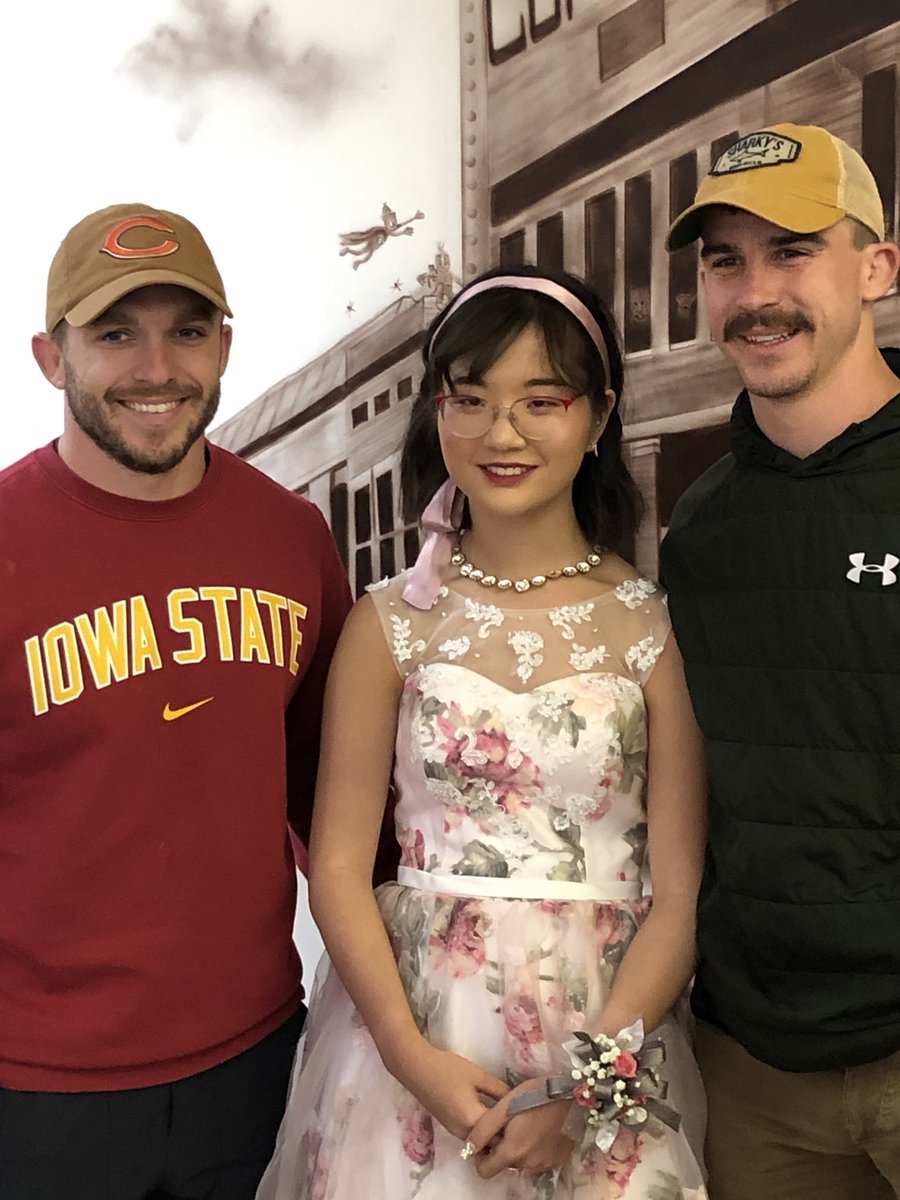 doug_stetz's tweet photo. @marthastetzel @ChooChooStetzel ==>>Perry Prom 2019. https://t.co/9GIApxMvWs