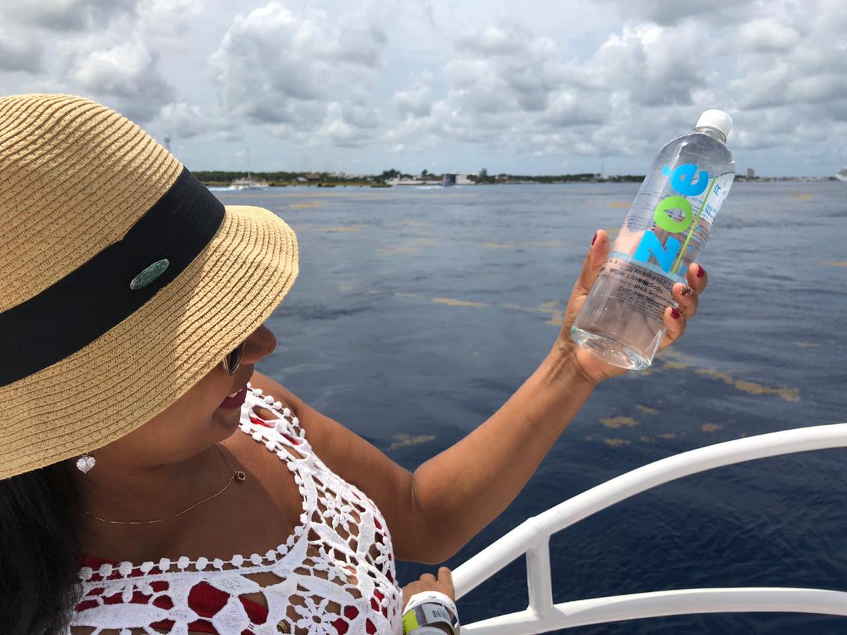 CarminaFe77's tweet photo. Zoé totallllll desde Cozumel @gabyspanic https://t.co/9mTBQbDBLO