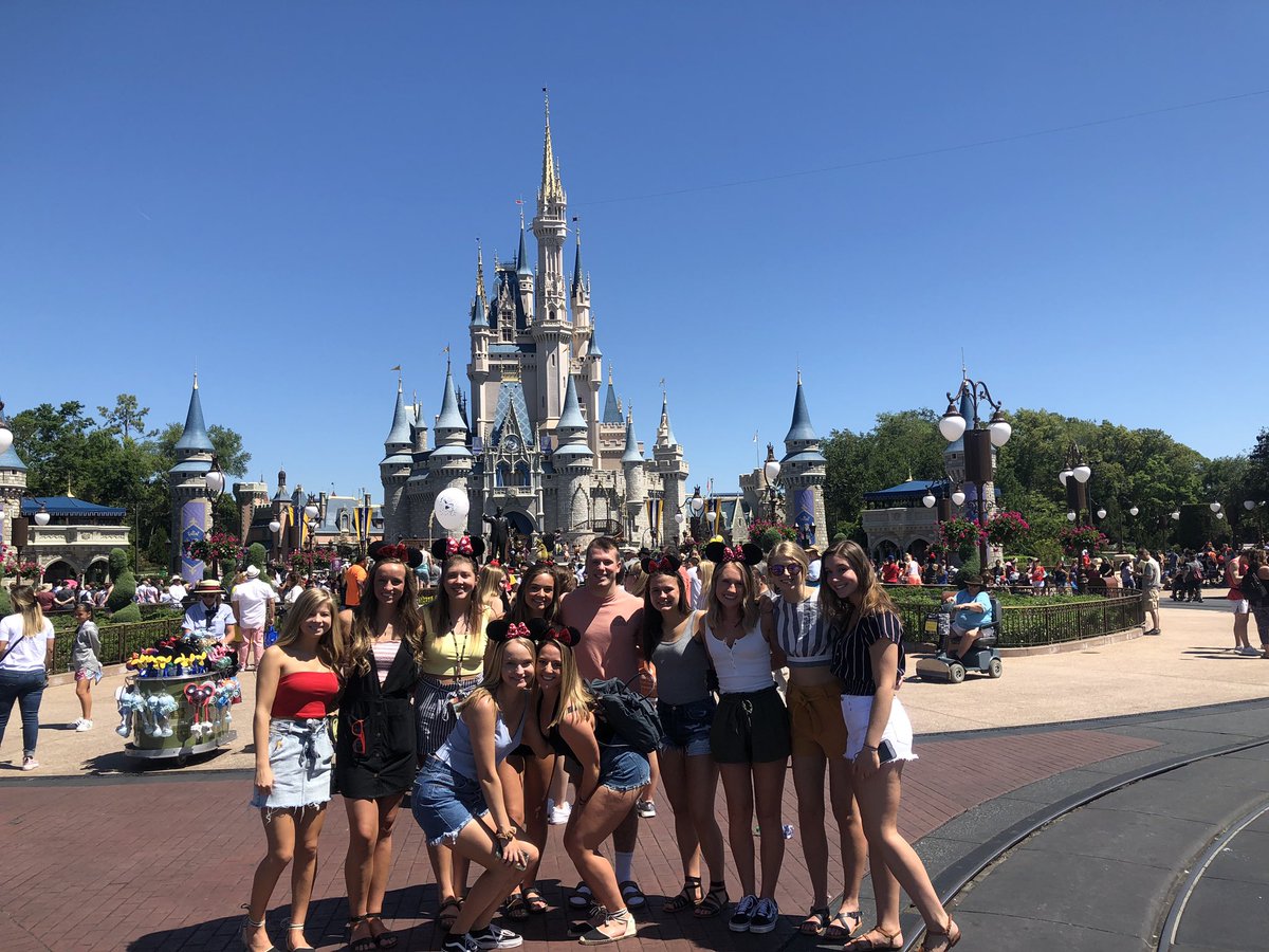 DavisonDECA's tweet photo. Davison DECA members had a great day at Disney World’s Magic Kingdom today! #mideca #ICDC2019 https://t.co/V56JGiH9C4