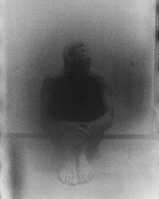 Milanza_Photo's tweet photo. Self portrait on some long ago expired color film developed as black and white.

#selfportrait #autoportrait #ishootfilm #portrait #portraitphotography #35mm #35mmfilm #filmphotography #art #seminude #nudephotography #filmphotographer #filmphotography #a… https://t.co/pYYw4d3oEP https://t.co/G7BbH8hGCU