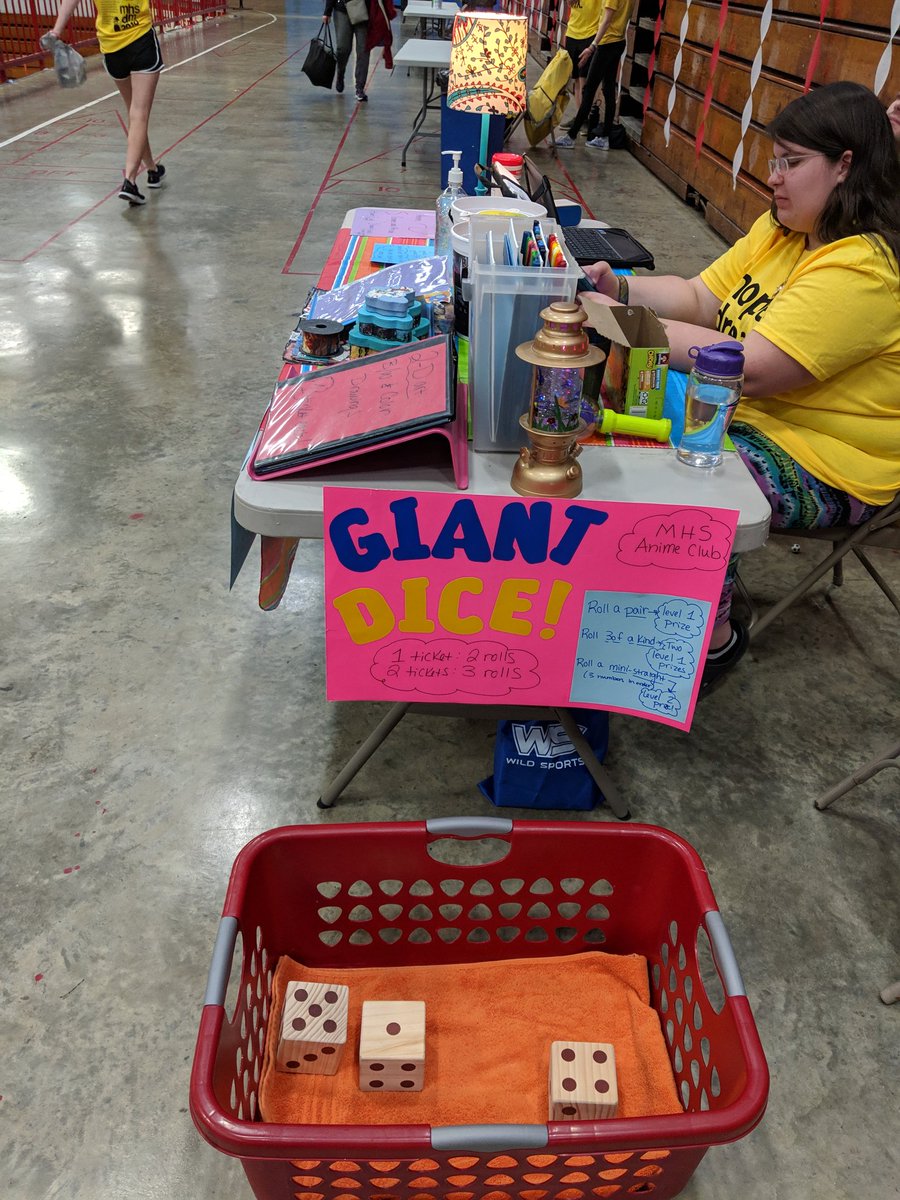 MCscienceMHS's tweet photo. Enjoy games and art at the Anime Club Dance Marathon booth!! #ftk #dancemarathon @AwesomeArties @mhs_dm https://t.co/aoKpak8EJM