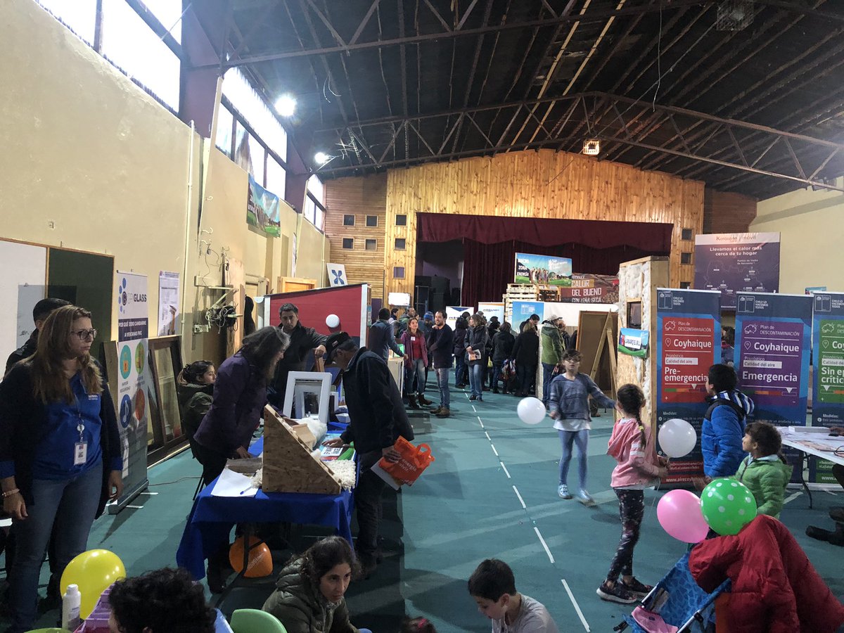 #Feria #TodosDescontaminamosCoyhaique  ya terminado con nuestra #PrimeraFeria de #Descontaminación agradeciendo la participación de todas/os los asistentes especialmente de las niñas/os, con el compromiso de las familias podremos #DescontaminarCoyhaique #MinvuAysen #ServiuAysen