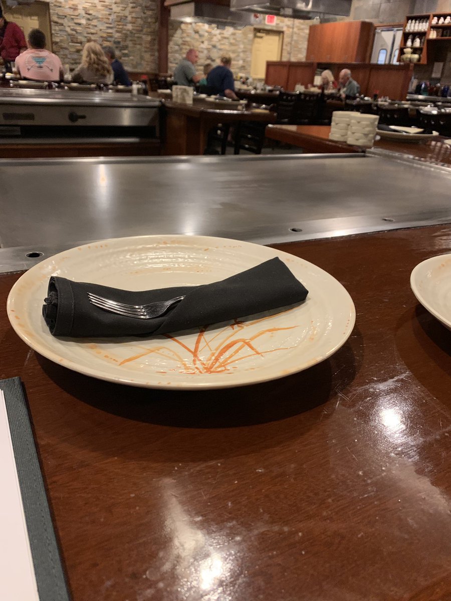 RaiderMark3234's tweet photo. Japanese steak house! #TimeToGrub #FoodPorn #CelebratingRaidersDraft https://t.co/sQHAjN5Mcb