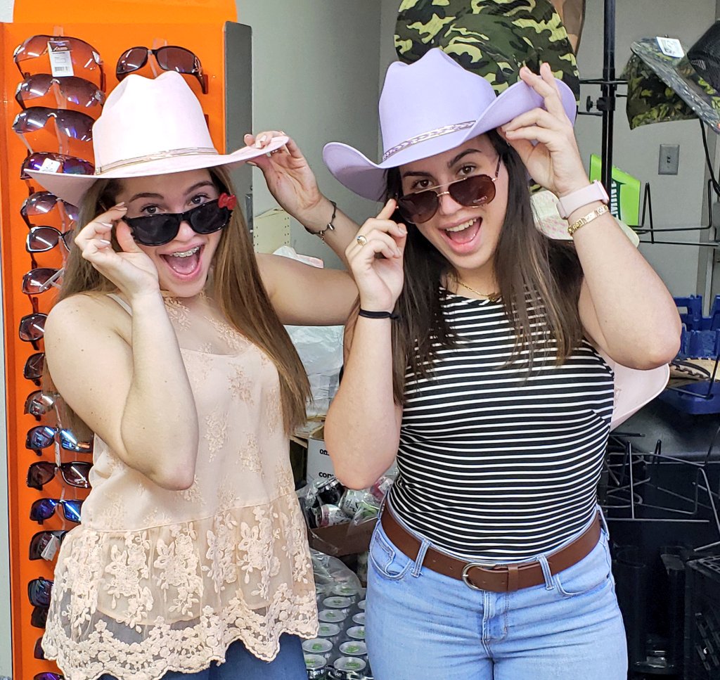 PhySciJMAST's tweet photo. Enjoying the Texas spirit #Ten80NSL #EdChat #mast1819 #STEMed https://t.co/vNowx1CvY8