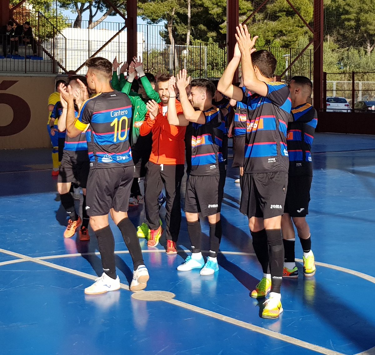 Gran partit del Primer equip per a certificar el campionat de lliga. Després d'uns quants anys sense comptar amb un equip a la categoria sènior, aquest any l'hem recuperat i de quina manera, quedar primers i a punt de tancar una temporada històrica  #Collbató 
#somcollbató