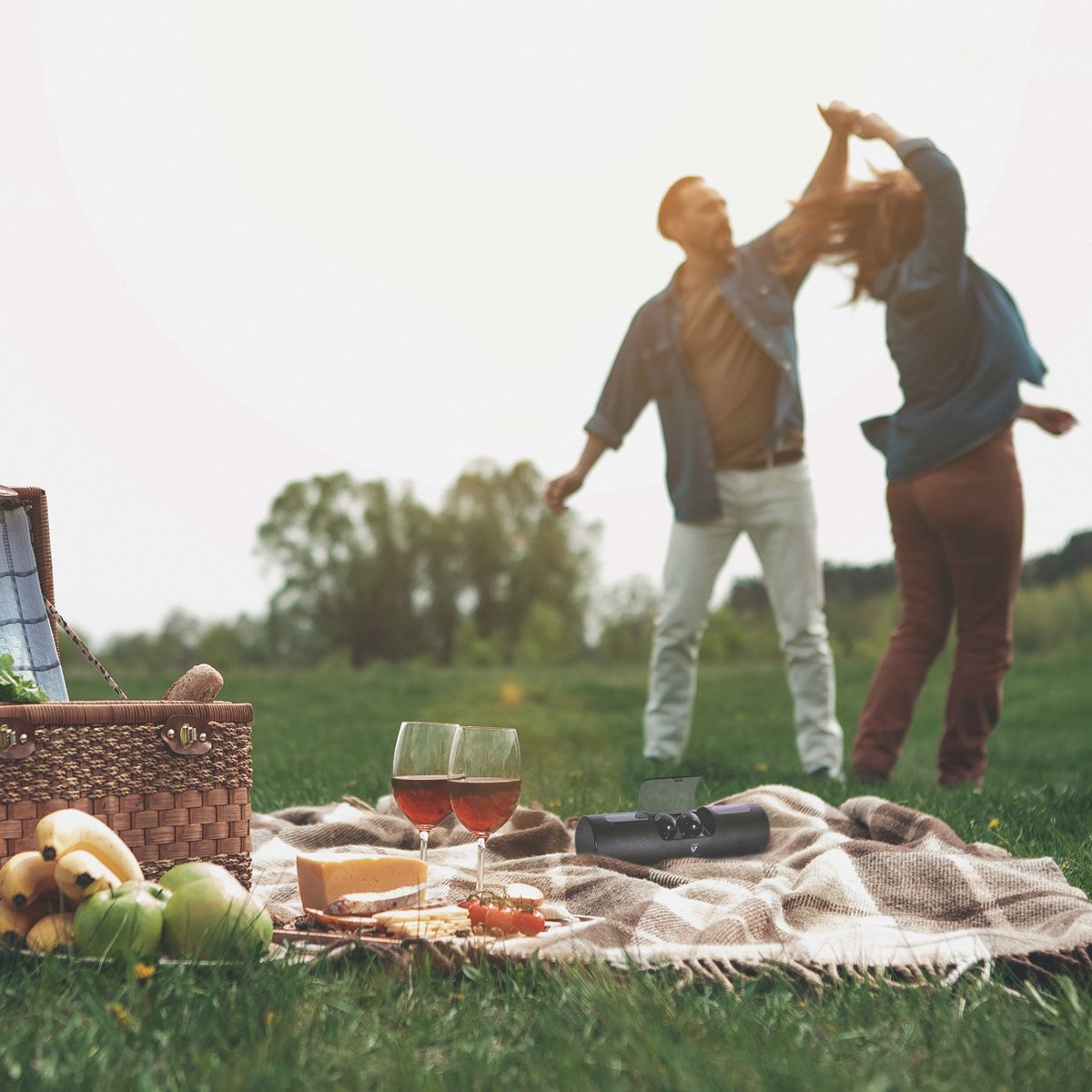 𝑴𝒖𝒔𝒊𝒄 𝒐𝒇 𝒎𝒚 𝒉𝒆𝒂𝒓𝒕! ❤

.
.
.

#Govision #Govisionusa #Music #musiconthego #dance #romaticgetaway #theloveofmylife #love #picnic #wine #relaxeddays #cheese #Earbuds #bluetooth #4hours #easypairing #speakersystem #green #nature #getaway #lovebycapsule #capsule #audio