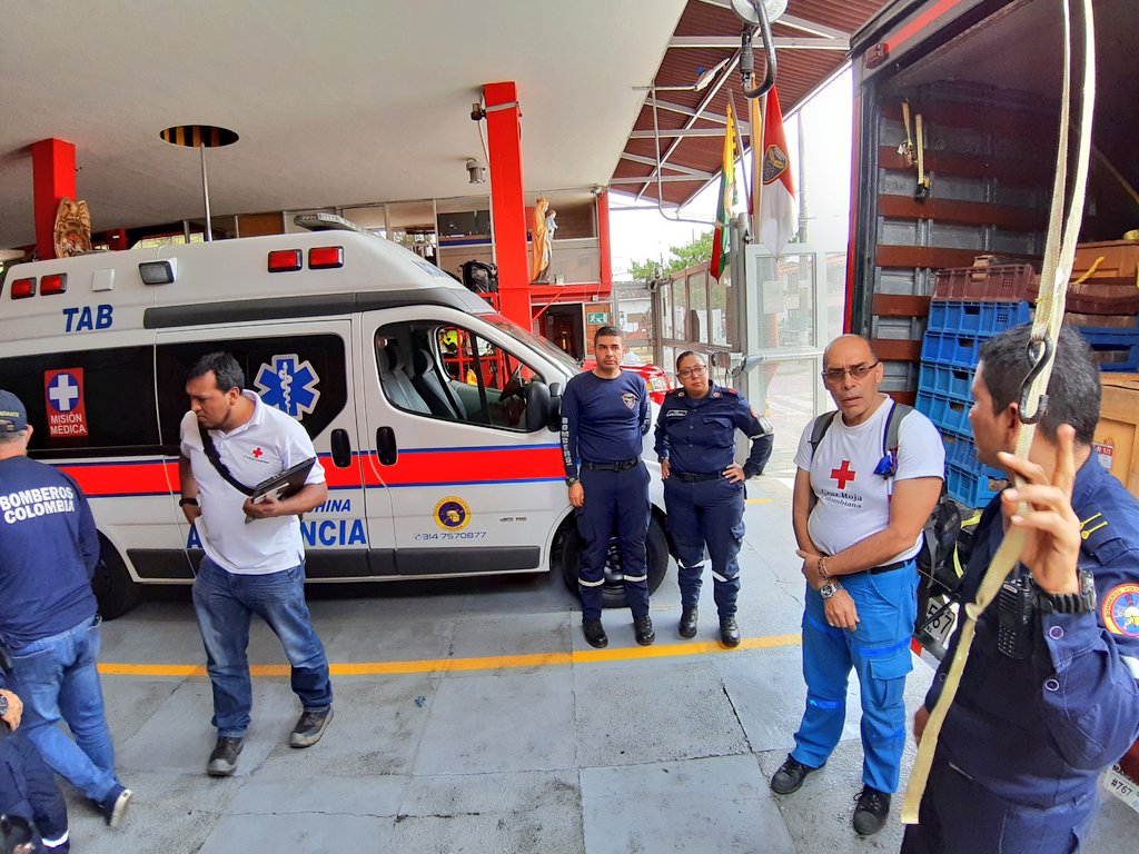 BrosVChinchina's tweet photo. Hoy personal administrativo del Equipo #USAR Búsqueda y Rescate Urbano #COL14 de @BrosVChinchina realizó asesoría técnica a unidades de @CruzRojaAntioq con miras a iniciar el Programa de Acreditación Nacional de la @UNGRD @Insarag @jeriesgocaldas @cruzrojacol @DNBomberosCol https://t.co/2ZeKbe1Rla