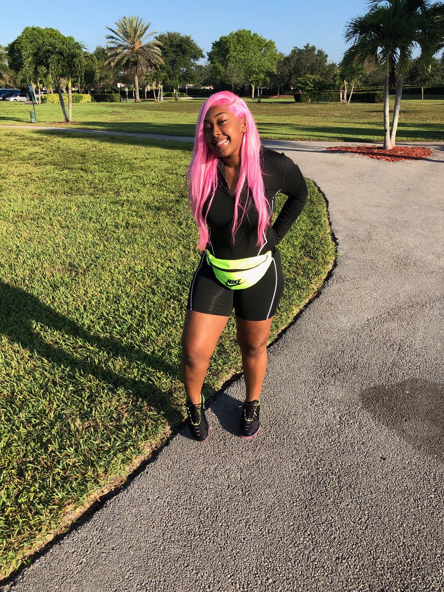 BabyGirllMani's tweet image. I Know Howto Get A Bitch Mad Don’t I ? 🤪 #gradbash2k19 #fhs