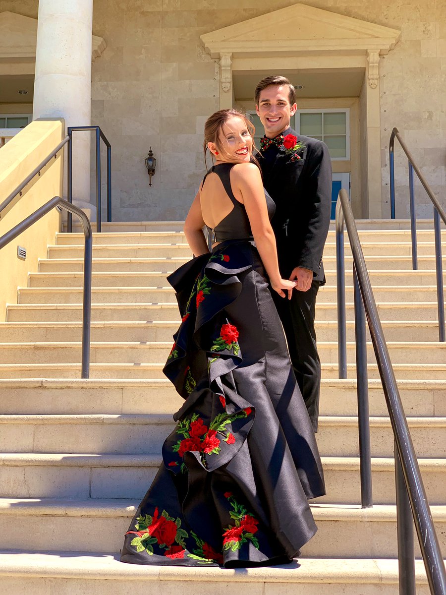CoachDavidVilla's tweet photo. Our little Angel has her senior prom tonight! @VillaAshtin you look beautiful in @SherriHill https://t.co/YTS0S4gRTn