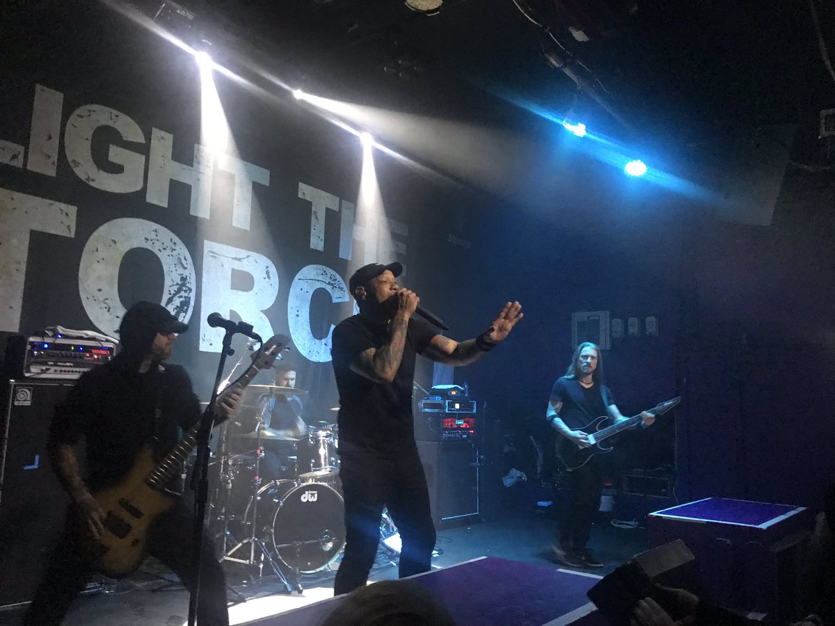 vegas_m_c's tweet photo. Omg that was awesome #howardjones thank you for adding these last minute dates to your tour... come back to uk again soon ... there’s lots more uk love for #lightthetorch @LTTorchBand to be given @SugarmillStoke https://t.co/5w8vgZQzFG