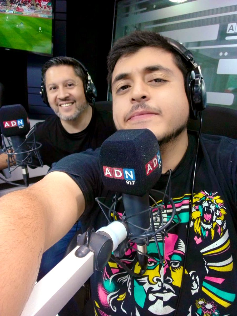 JuanVeraV's tweet photo. Le ponemos sabor con @Tigrecruces al Música al ritmo de la banda de @adnradiochile con lo que queda de la jornada sabatina y un nuevo título de Vidal en Europa #ADNFecha10 https://t.co/4VTnJVfffP