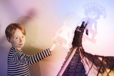 Munch on musical fairy floss, play an umbrella gong and make dancing shadow puppets. make art in The Sound of Shadows 4-5 May at @ArtPlayKids whatson.melbourne.vic.gov.au/Whatson/Forthe…